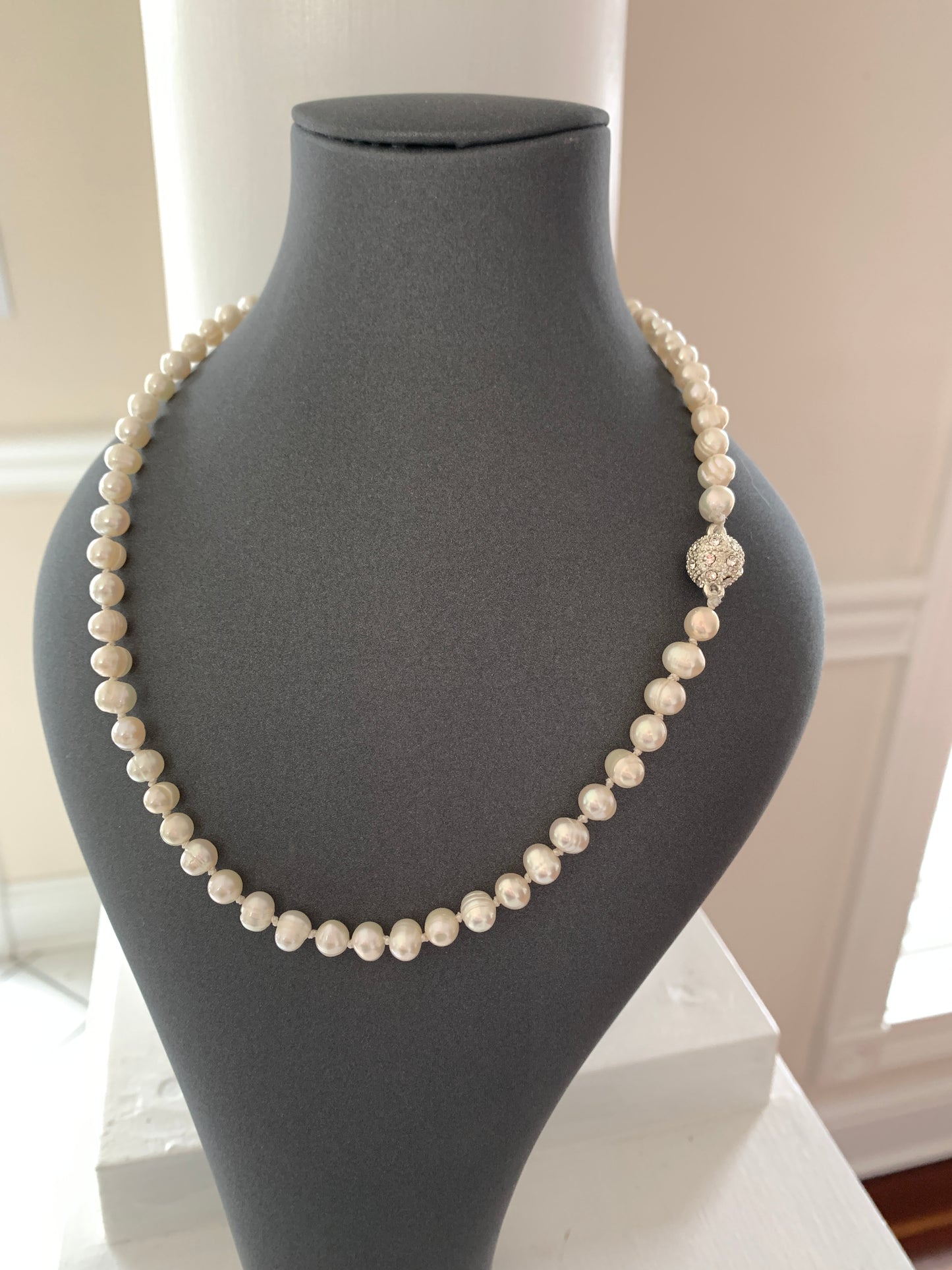 Spark Pearl Necklace