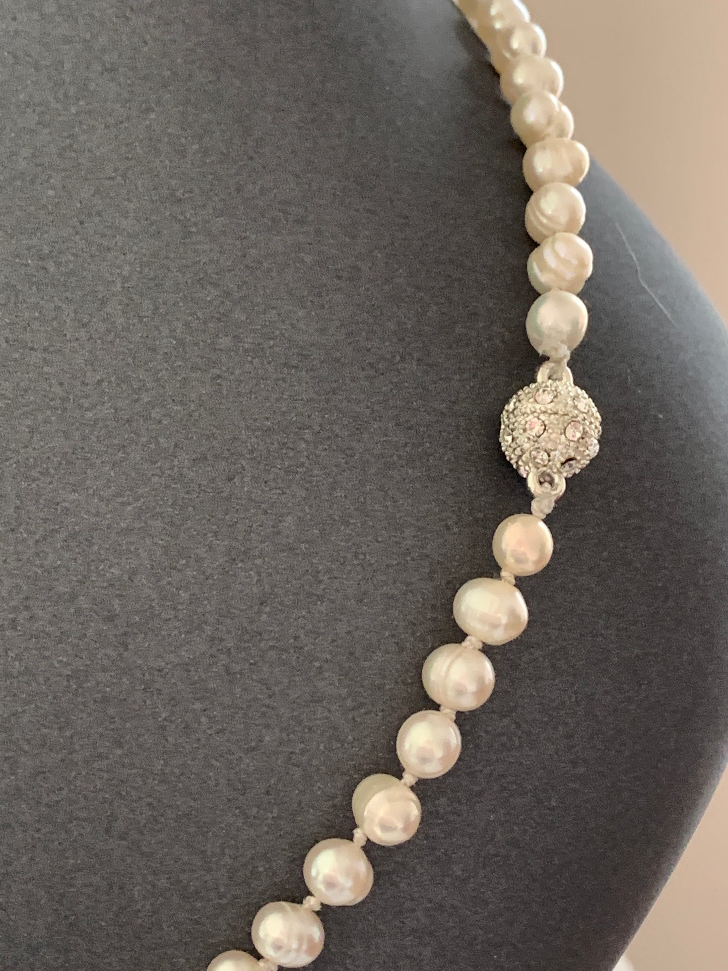 Spark Pearl Necklace