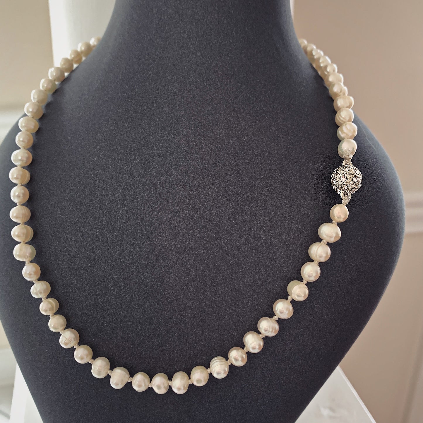 Spark Pearl Necklace