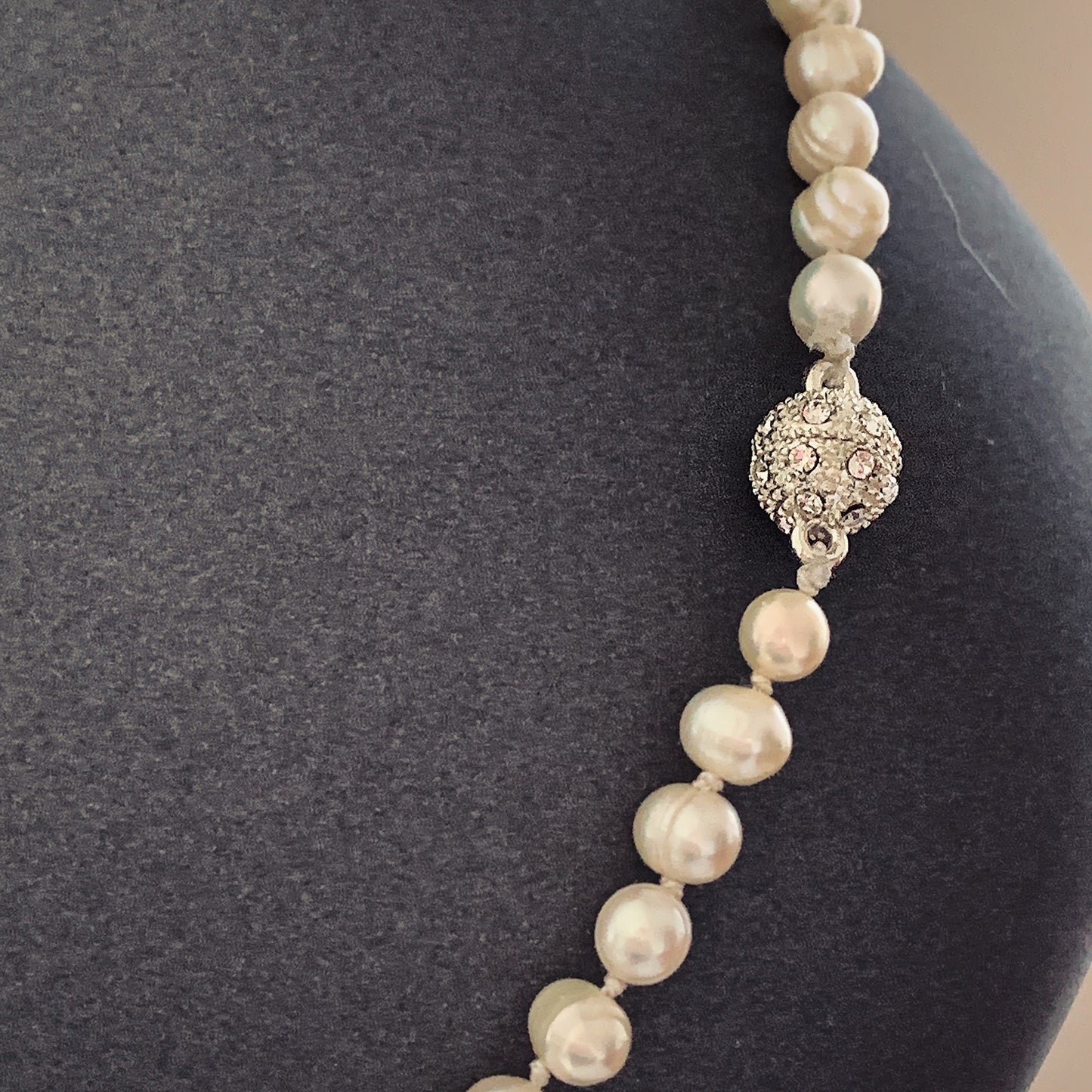 Spark Pearl Necklace