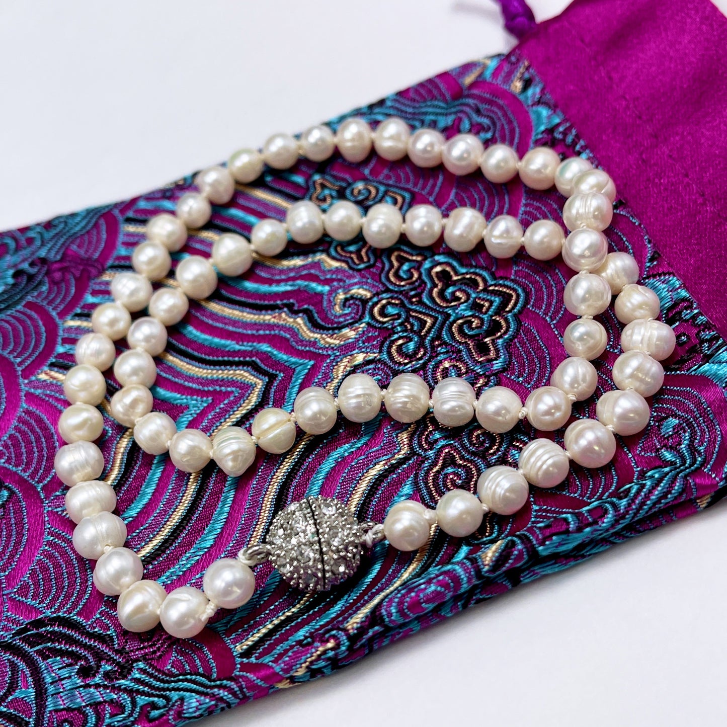 Spark Pearl Necklace