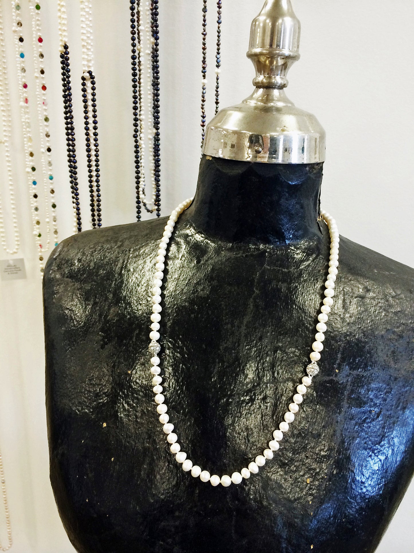 Spark Pearl Necklace