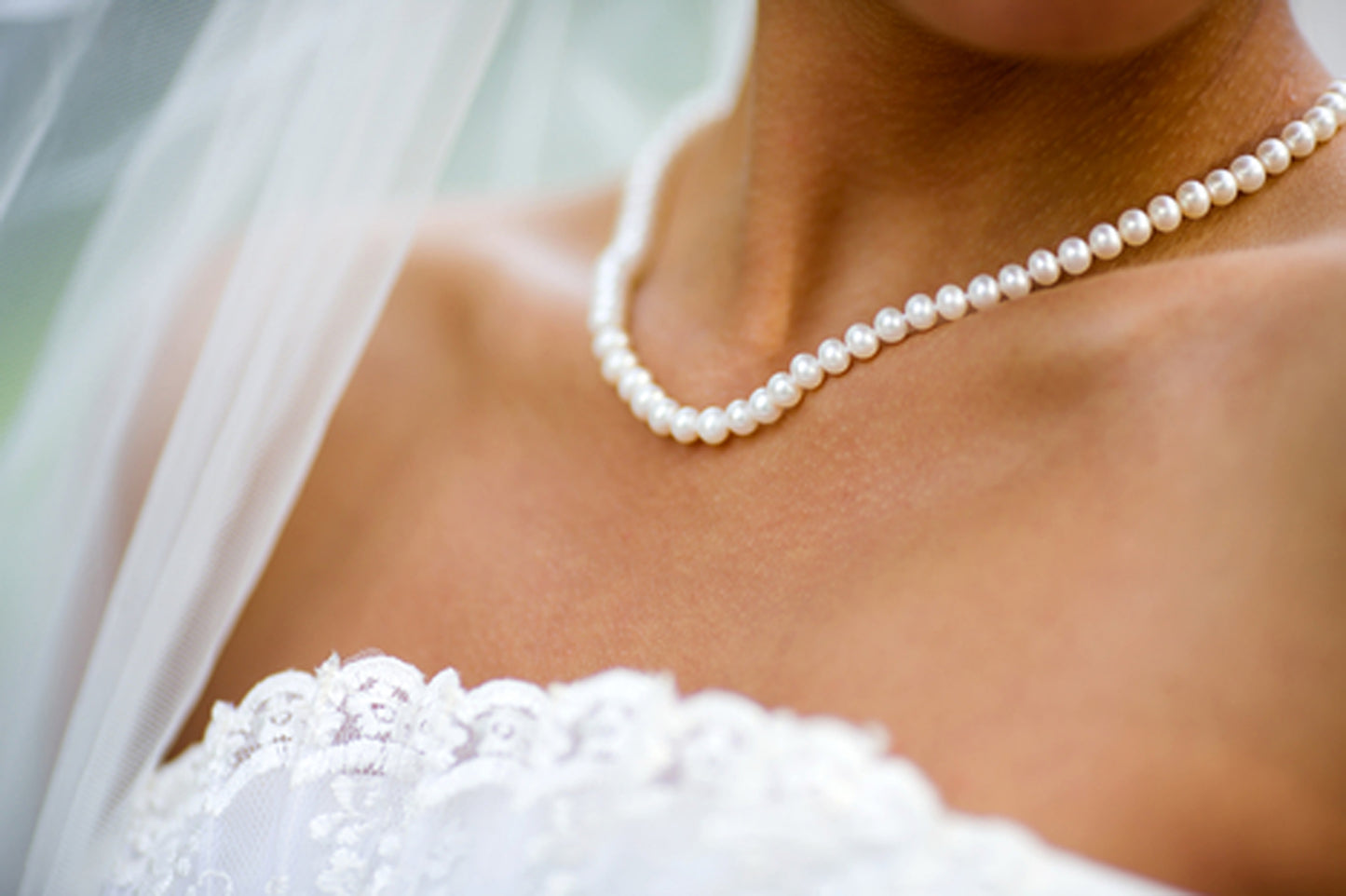 Spark Pearl Necklace